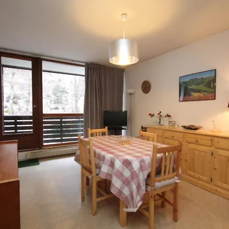 Apartment T2 Avec Balcon Expose Ouest, Parking Prive, Au Mont-dore, Proche Centre Et Thermes - Fr-1-608-190